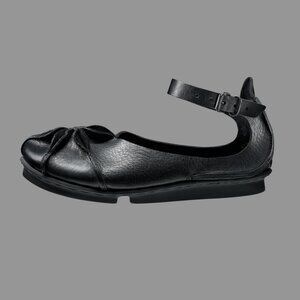 Trippen Peony size 38 in black